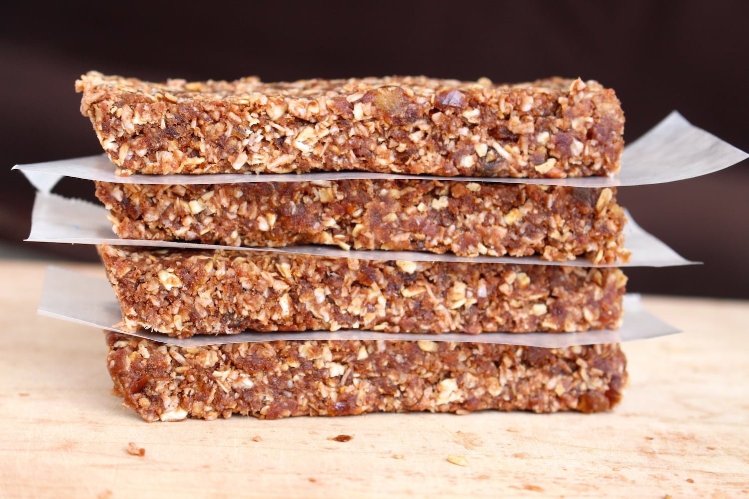 Easy Homemade Oatmeal Date Granola Bars