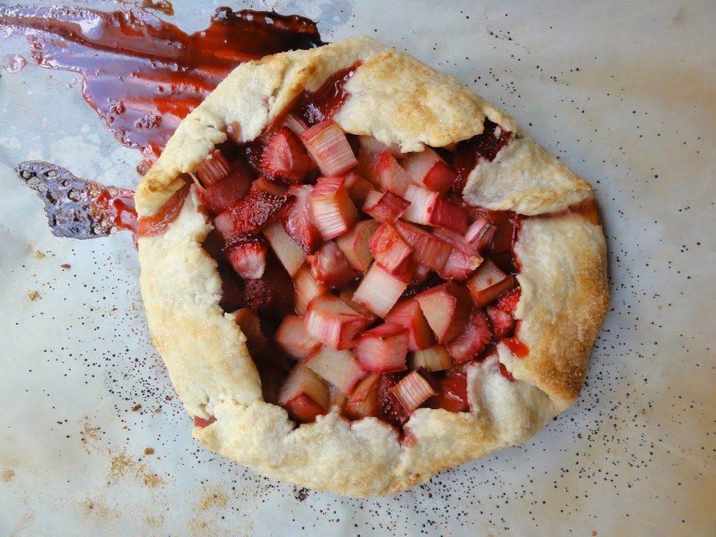 8 Ingredient Strawberry Rhubarb Tart