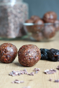 Made with dried dates and prunes, caramel-y pecans, and rich cocoa powder, these Chocolate Pecan Prune Energy Bites are a healthy and delicious way to satisfy your sweet tooth.