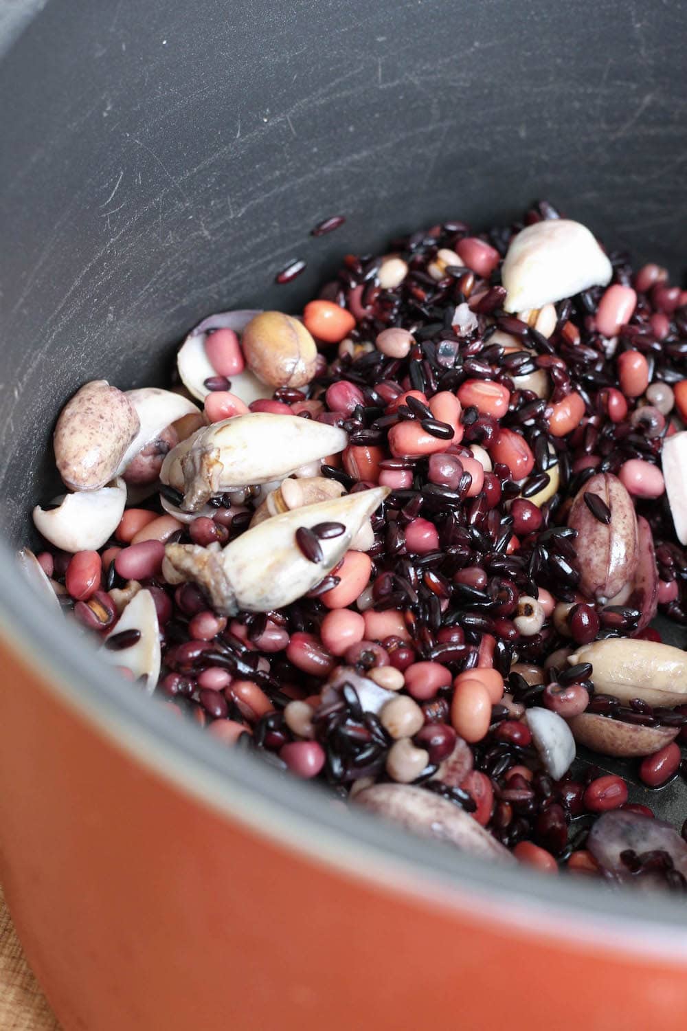 ingredients for 8 treasure soup in a pot