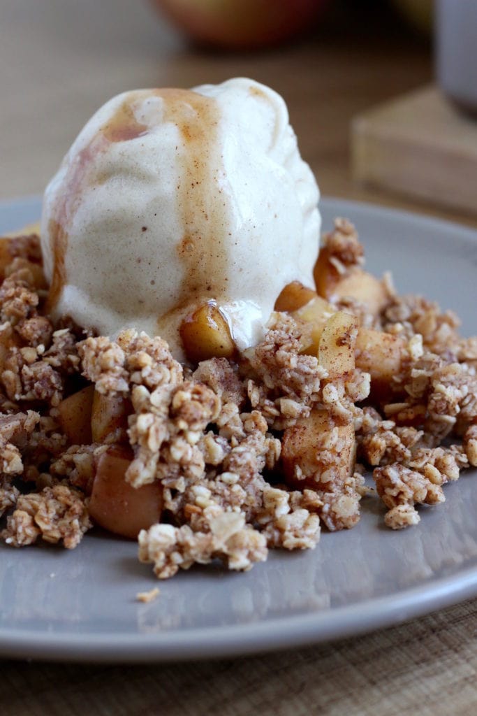 Vegan Apple Crisp Recipe a la mode