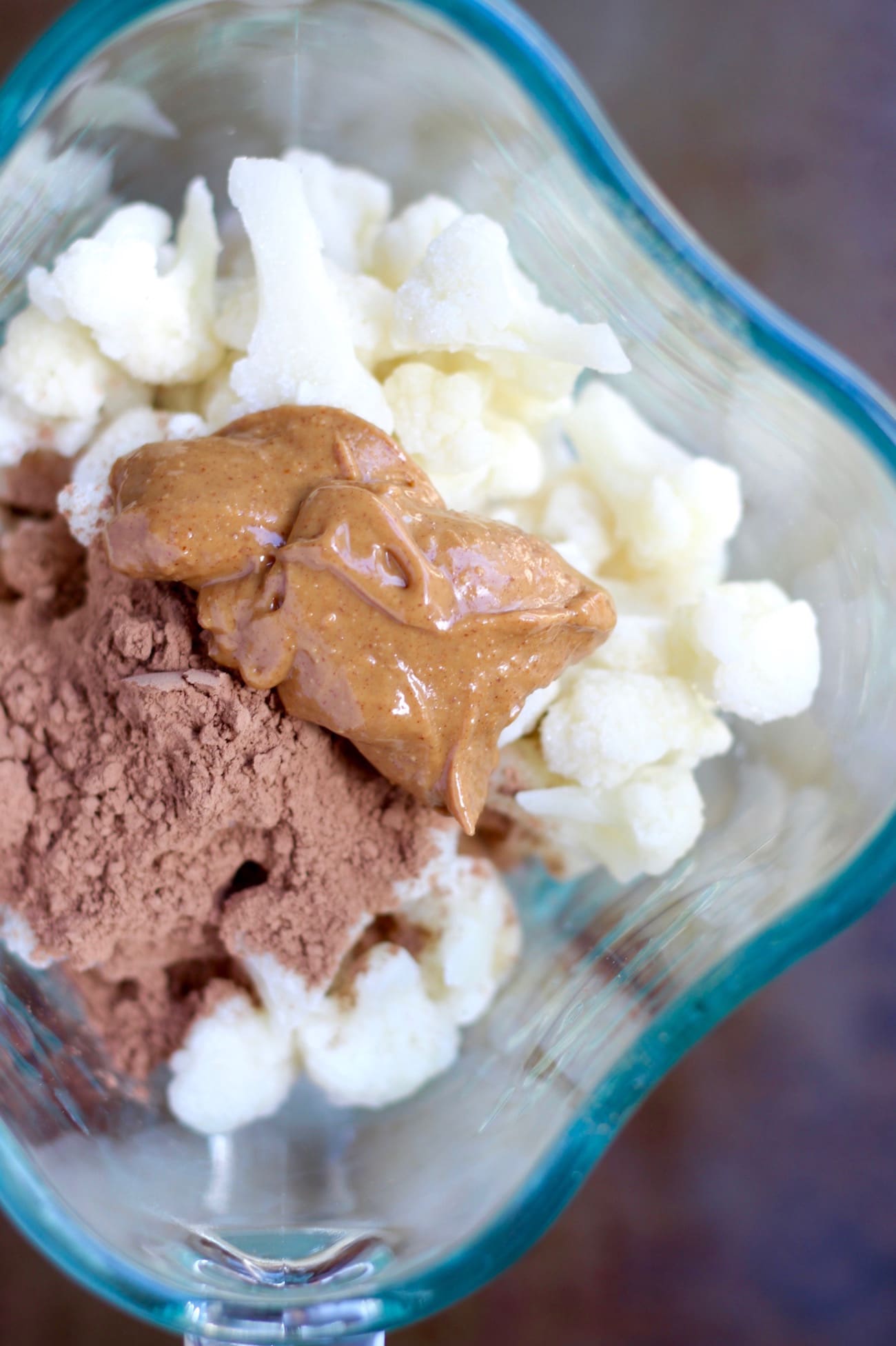 Chocolate Smoothie with frozen Cauliflower in blender