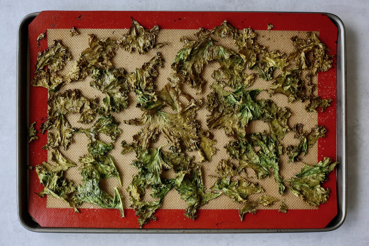 How to Make Kale Chips (Crispy Baked Kale!)